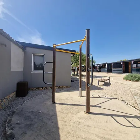 Andesa Mobile Pirovac- Perfect Vacation In A With A Pool, Few Steps From The Sea! Campsite