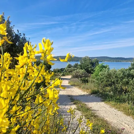 Campeggio Andesa Mobile Pirovac- Perfect Vacation In A With A Pool, Few Steps From The Sea!