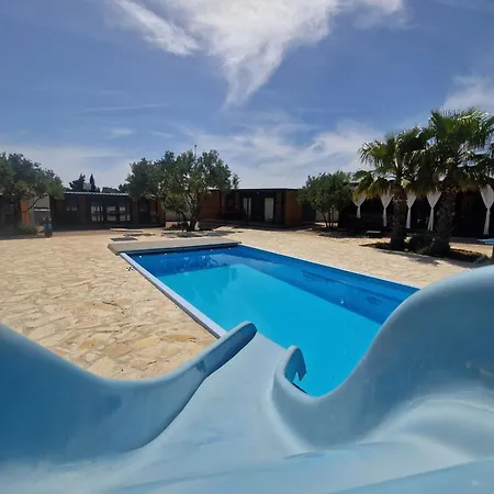 Andesa Mobile Pirovac- Perfect Vacation In A With A Pool, Few Steps From The Sea!