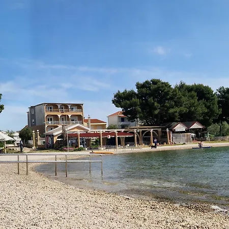 Campsite Andesa Mobile Pirovac- Perfect Vacation In A With A Pool, Few Steps From The Sea! Pirovac