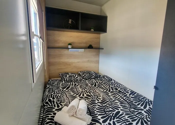 Camping Andesa Mobile Pirovac- Perfect Vacation In A With A Pool, Few Steps From The Sea! Pirovac