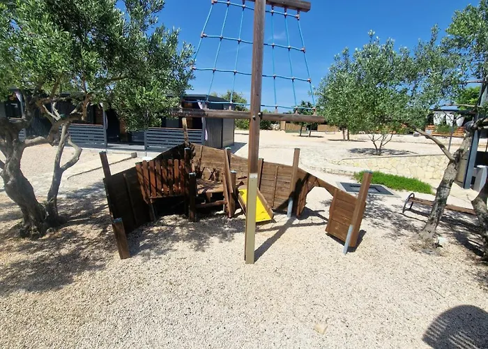 Andesa Mobile Pirovac- Perfect Vacation In A With A Pool, Few Steps From The Sea!