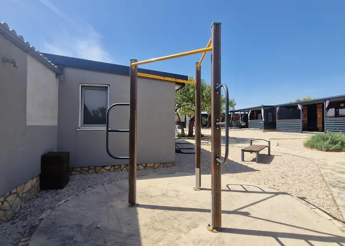 Andesa Mobile Pirovac- Perfect Vacation In A With A Pool, Few Steps From The Sea! Camping