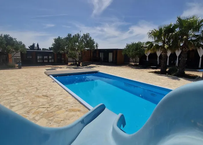 Andesa Mobile Pirovac- Perfect Vacation In A With A Pool, Few Steps From The Sea!