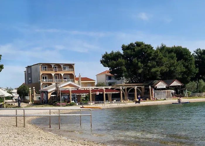 Camping Andesa Mobile Pirovac- Perfect Vacation In A With A Pool, Few Steps From The Sea! Pirovac