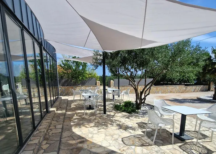 Andesa Mobile Pirovac- Perfect Vacation In A With A Pool, Few Steps From The Sea! Camping